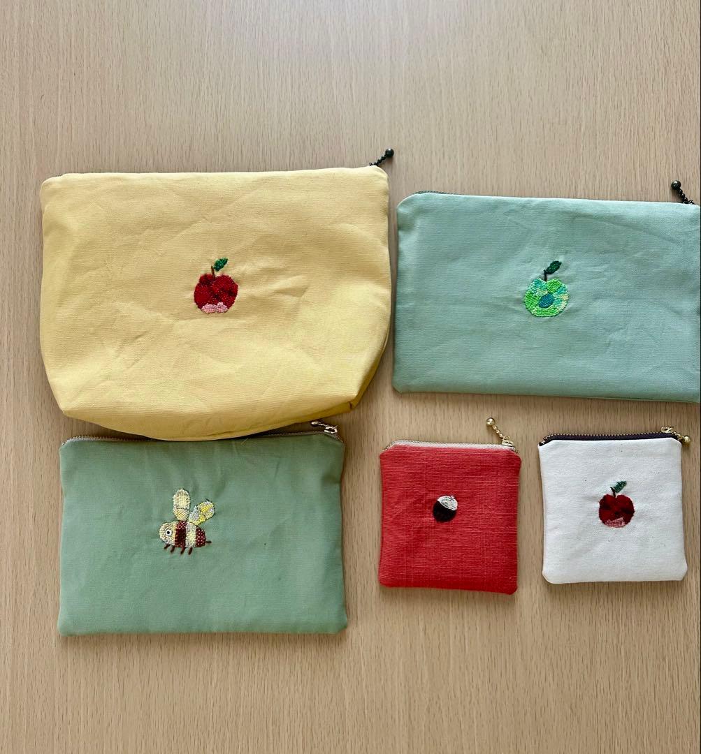 Rurtyさま専用　ダーニング刺繍ポーチ