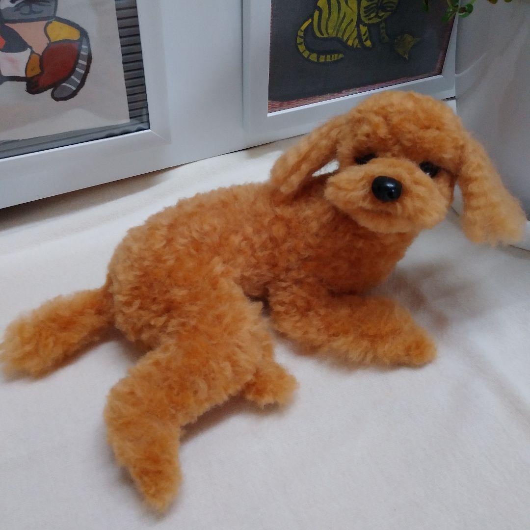 羊毛フェルト　ハンドメイド　犬　トイプードル　寝そべりポーズ