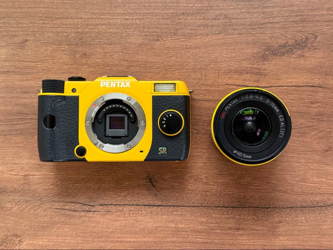 PENTAX Q7 イエロー