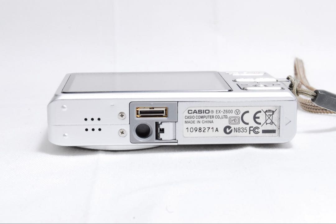 CASIO EXILIM EX-Z600 動作確認済 ⭐️エモい写り 薄型ボディ
