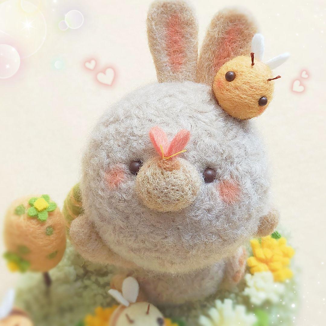 ✿羊毛フェルト✿ゆま様✿ふわふわうさぎさん✿ちょうちょさんとハチさん✿