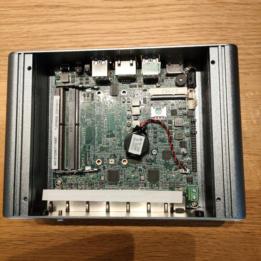 ファンレス　ミニPC　 I7-1165G7 ６LAN