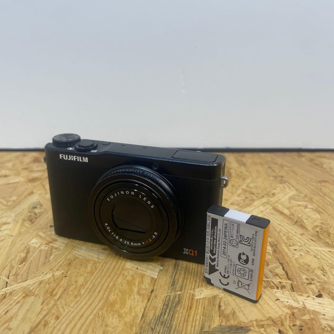 Fujifilm XQ1 ブラック 動作確認済 高機能 コンデジ 明るいレンズ