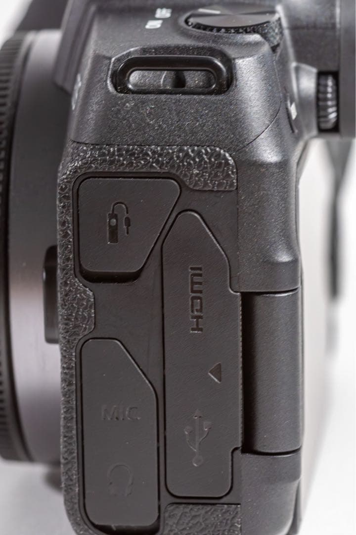 美品 Canon EOS RP ボディ 純正バッテリー ストラップ付き