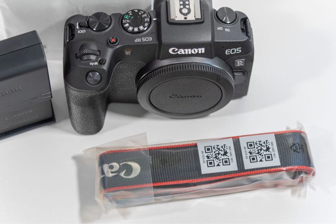美品 Canon EOS RP ボディ 純正バッテリー ストラップ付き