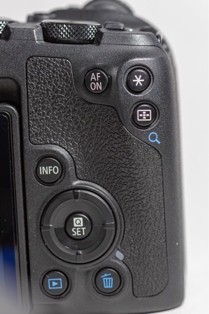 美品 Canon EOS RP ボディ 純正バッテリー ストラップ付き