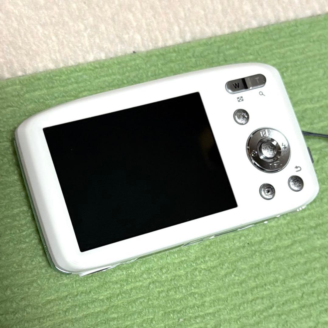 【本体のみ】LUMIX コンパクトデジタルカメラ 白　パナソニック　DMC-S2