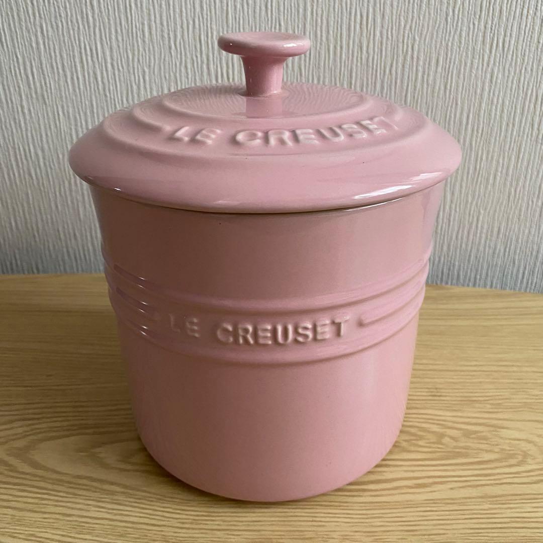 LE CREUSET ペットフードコンテナー　スクープ付き、ペットボール