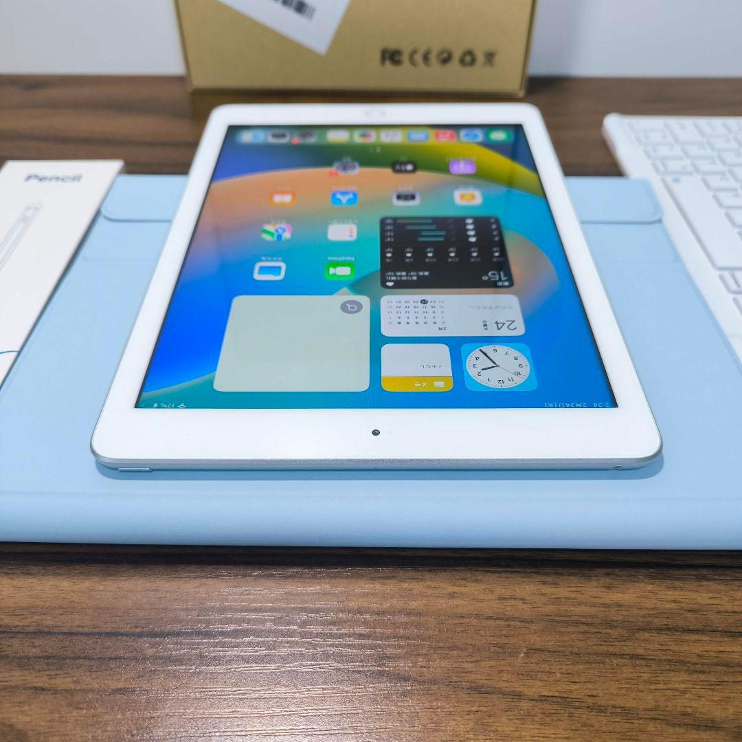 iPad 第6世代 Wi-Fi128GB ケースとキーボードセット、タッチペン