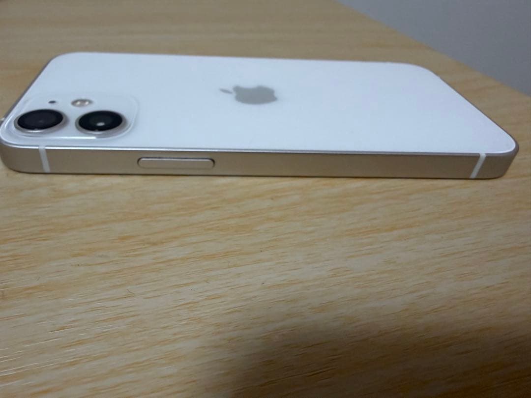 バッテリー82%　iPhone12miniホワイト本体 フィルム替付き128GB