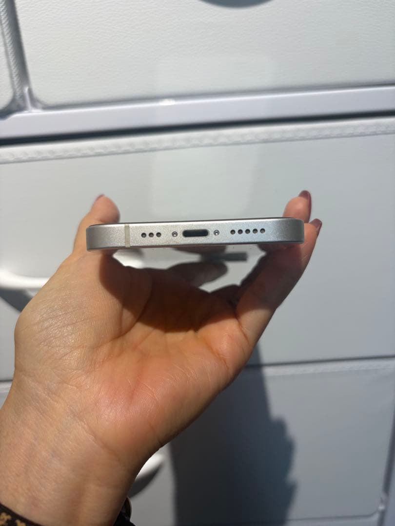 iPhone13本体　128G