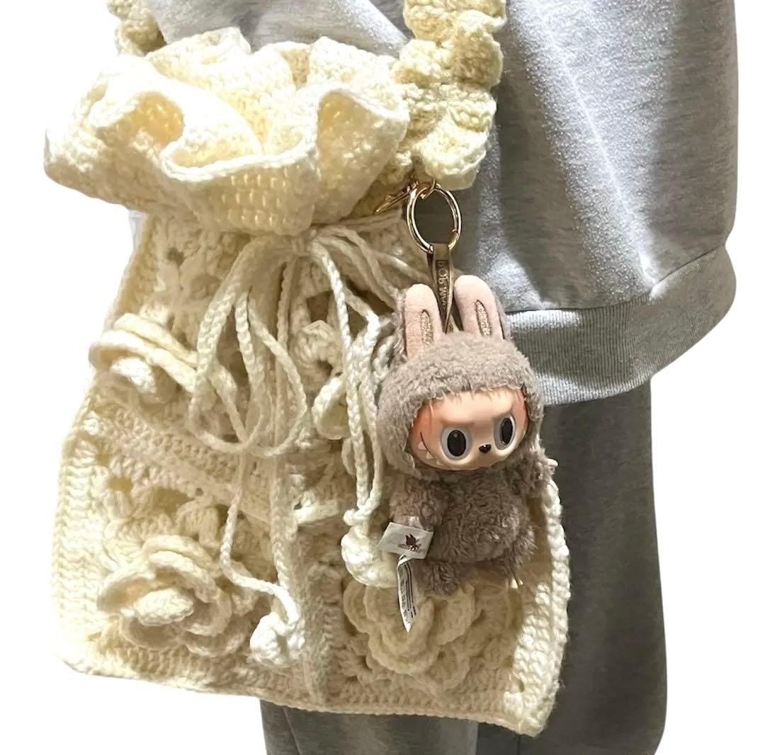 バラ　巾着バック　編み物　白色　グラニースクエア　ショルダー　ハンドメイド