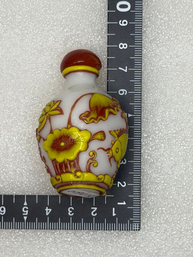 ガラス製金魚と蓮の花のボトル 鼻煙壺