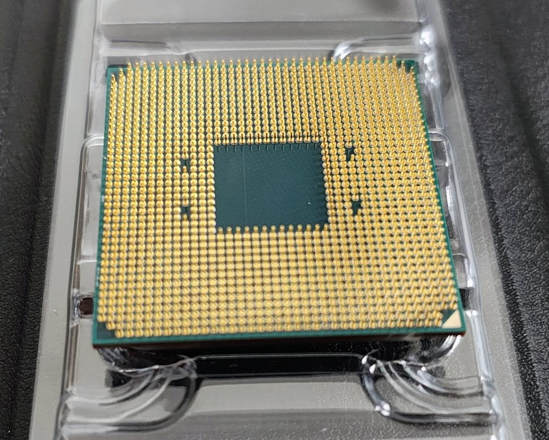 AMD Ryzen 7 3700X（CPU本体のみ、中古品）