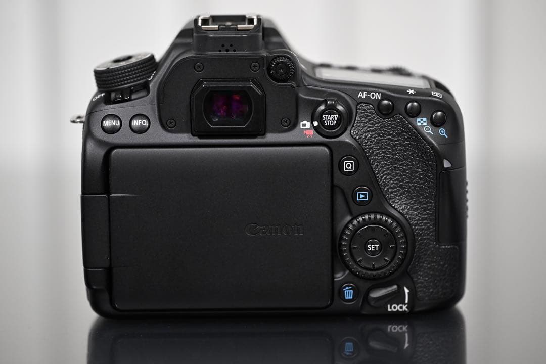 Canon EOS 80D デジタル一眼レフカメラ