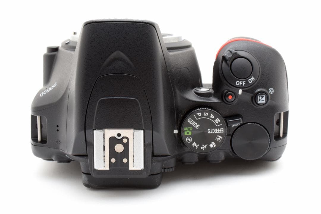 ほぼ新品 ニコン　Nikon D3500 ボディ 《ショット数290回》1649