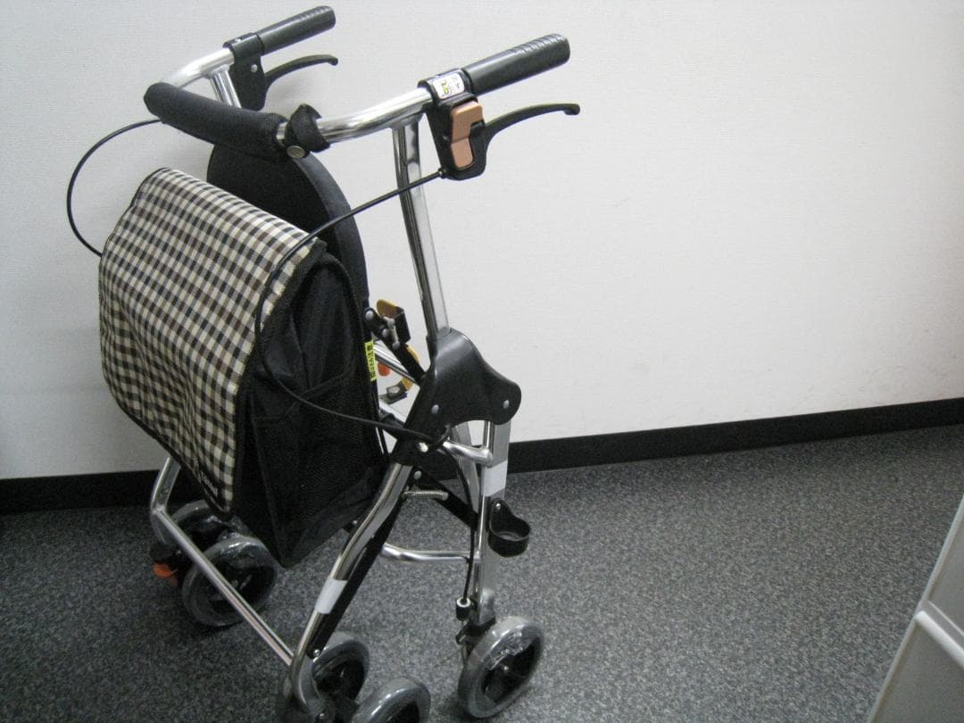 テイコブリトルハイ　HS05H　チェックブラック 幸和製作所 歩行器 ①