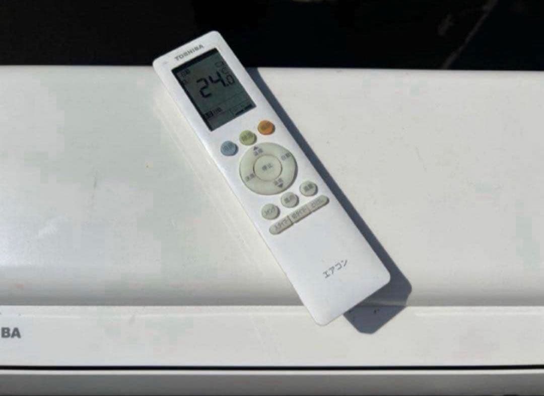 【高年式】2021年式 2.2kw 東芝 エアコン RAS-H221M (W)