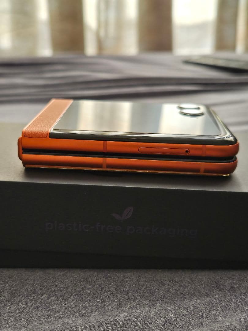 【週末限定価格】ソフトバンク Motorola razr50s