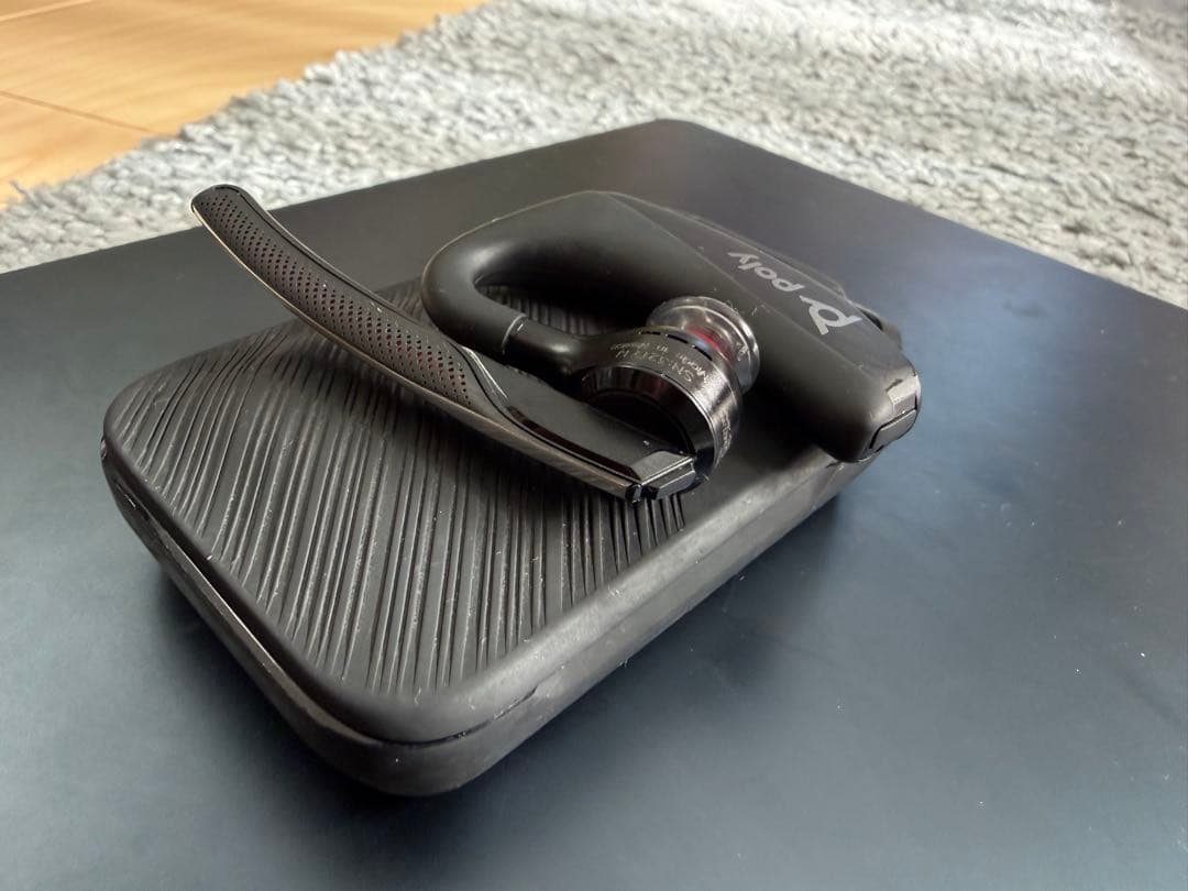 Poly Voyager 5200 片耳ワイヤレスイヤホン 充電ケース付き
