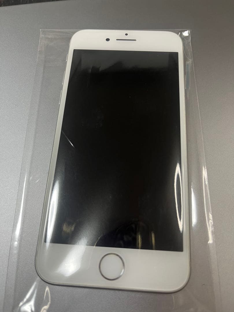 チ*ウ様 Apple iPhone 8 ホワイト64G SIMロック解除済