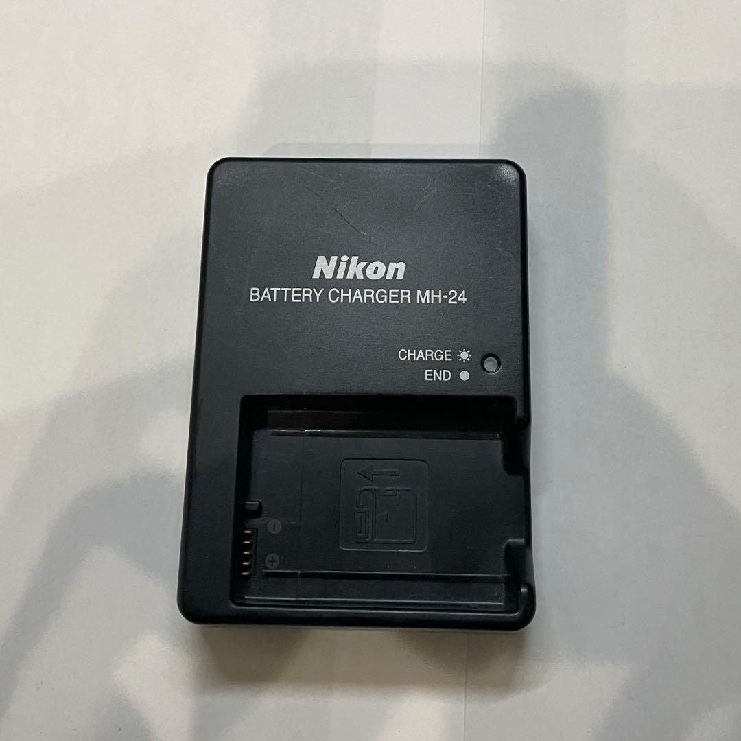 ほぼ新品未使用！Nikon D5300 付属品込　Wi-Fi搭載