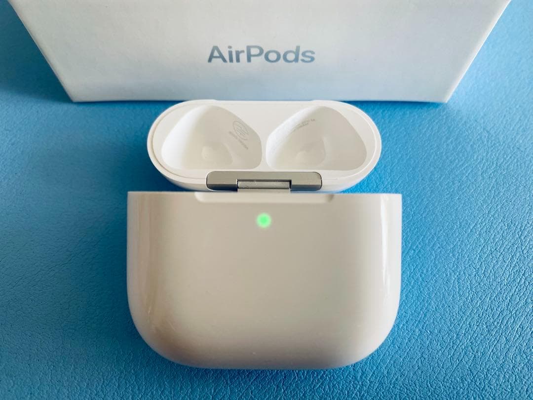 AirPods 第4世代 充電ケースのみ ノイキャン付 A3059 BJGH