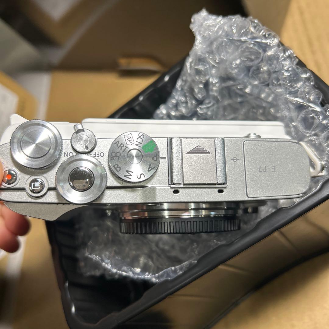 OM SYSTEM PEN E-P7 EZダブルズームキット ホワイト