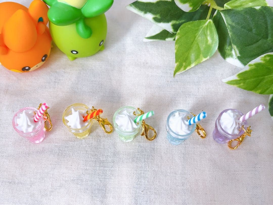 【3】レジンチャーム　ハンドメイド　ドリンク　ジュース　ミニチュア　推しカラー