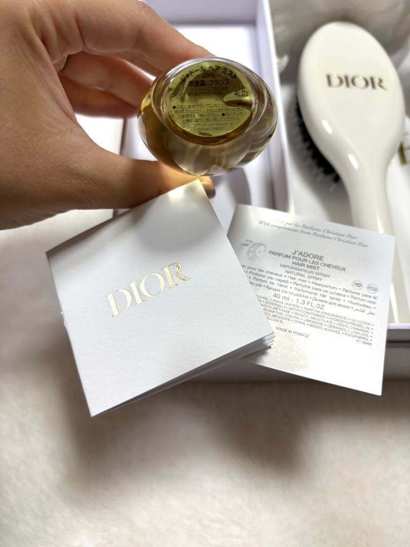 Dior プラチナ会員バースデーギフト ヘアミスト&ヘアブラシセット