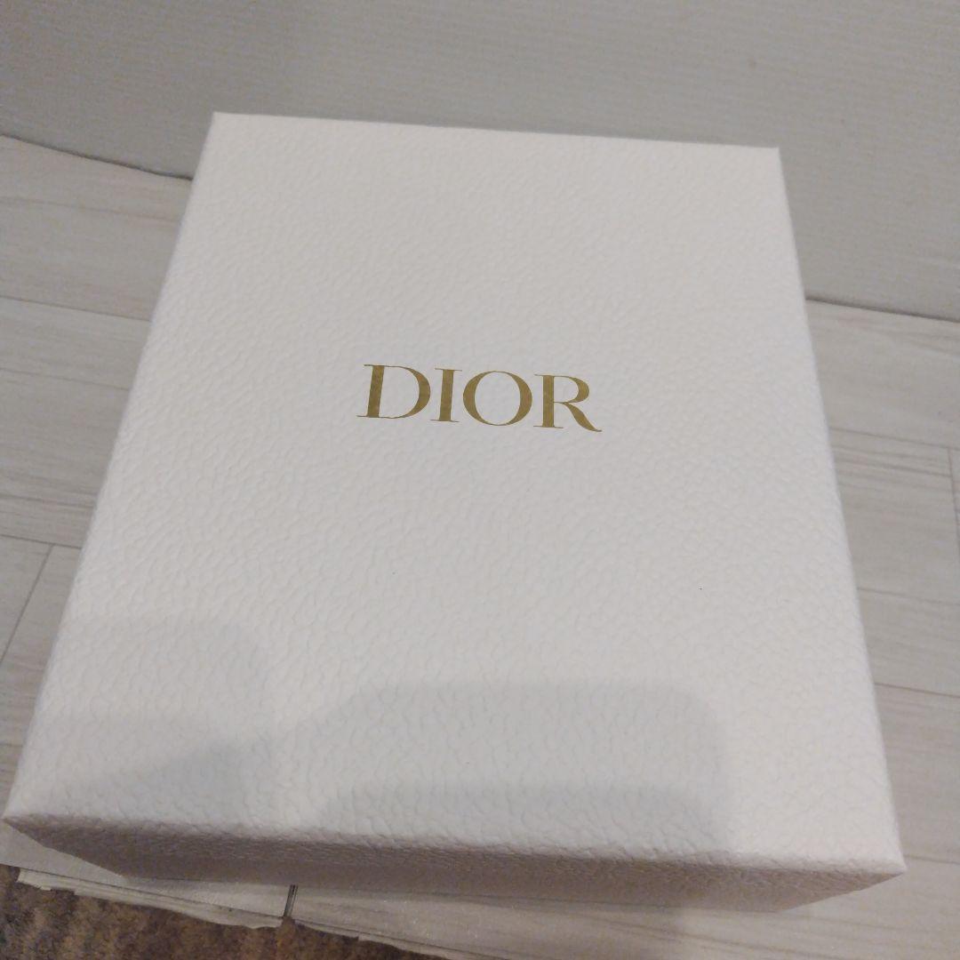 Diorジャドールヘアミスト現品40mlと黒いピンのヘアブラシがセット