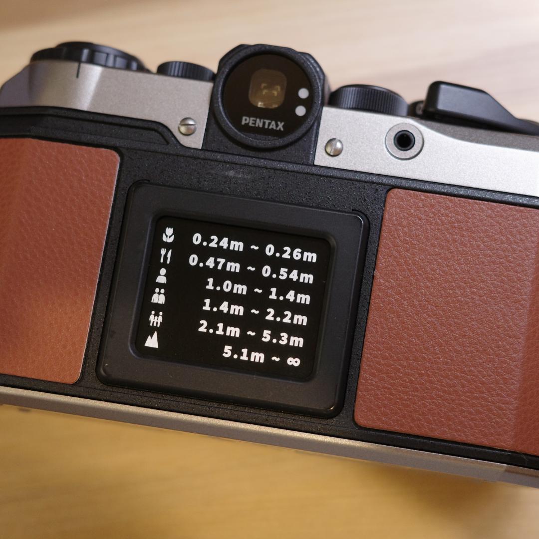 PENTAX 17 (木製グリップ+レンズフィルター)