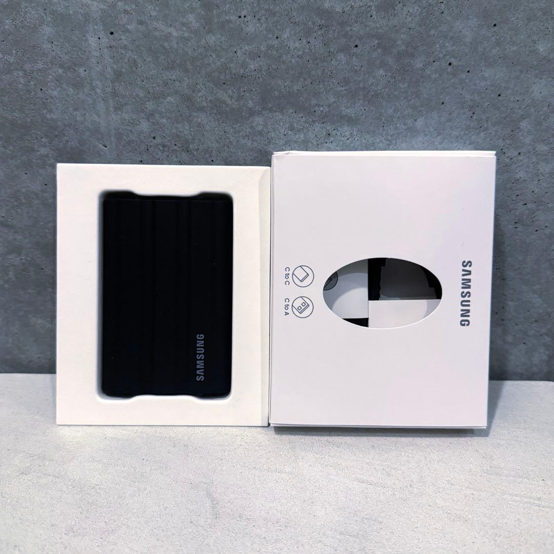 外付けハードディスク・ドライブ Samsung Portable SSD T7 Shield 2TB