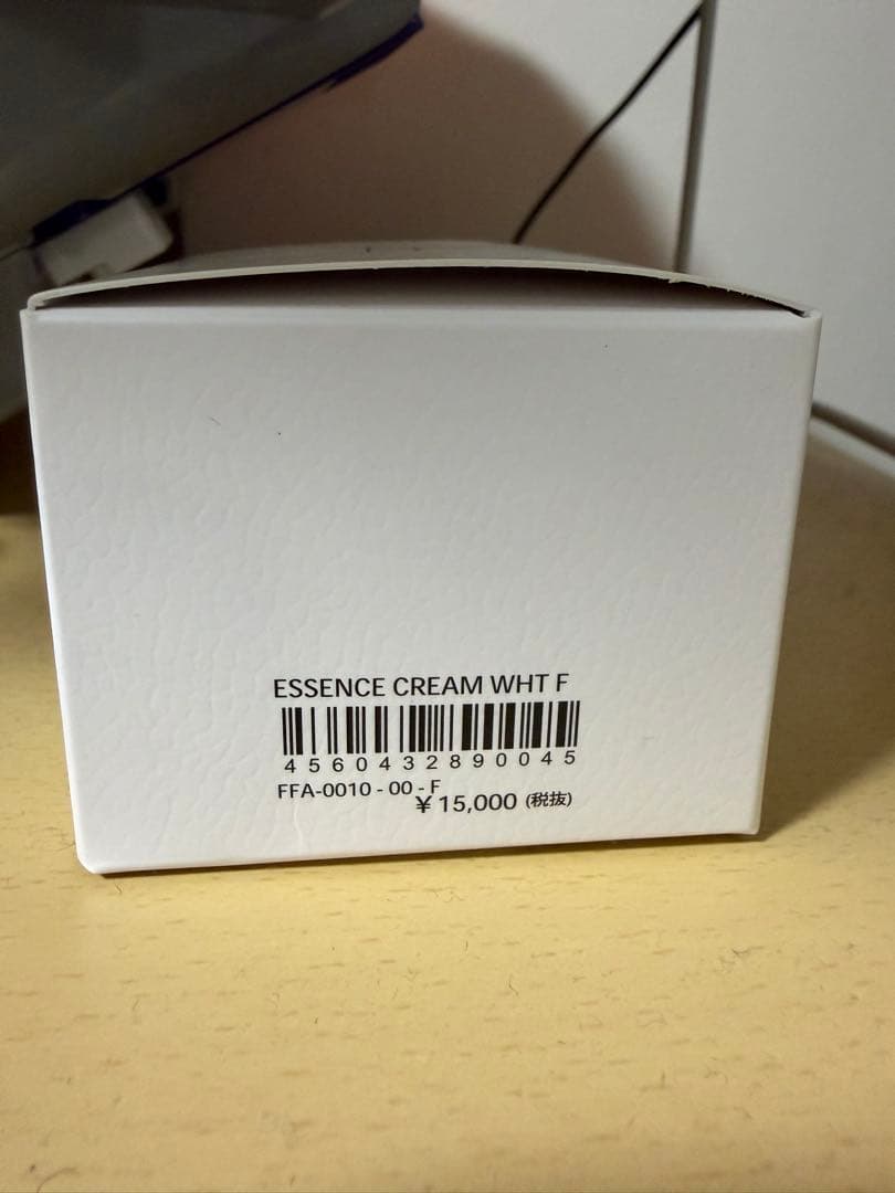 フェイスクリーム ESSENCE CREAM WHT F