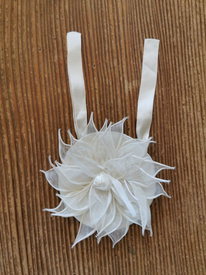 アンティーク 初聖体式オモニエール 白薔薇シルクオーガンジー花びらバッグ 菫刺繍