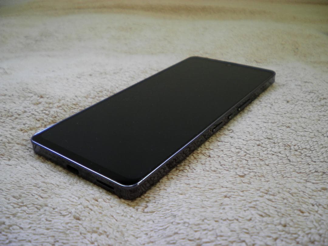 AQUOS zero6 au SHG04 ブラック