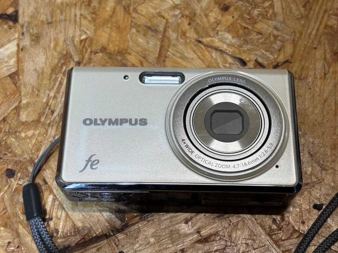 コンパクト デジタルカメラ FE-4020 オリンパス 箱説明書付き