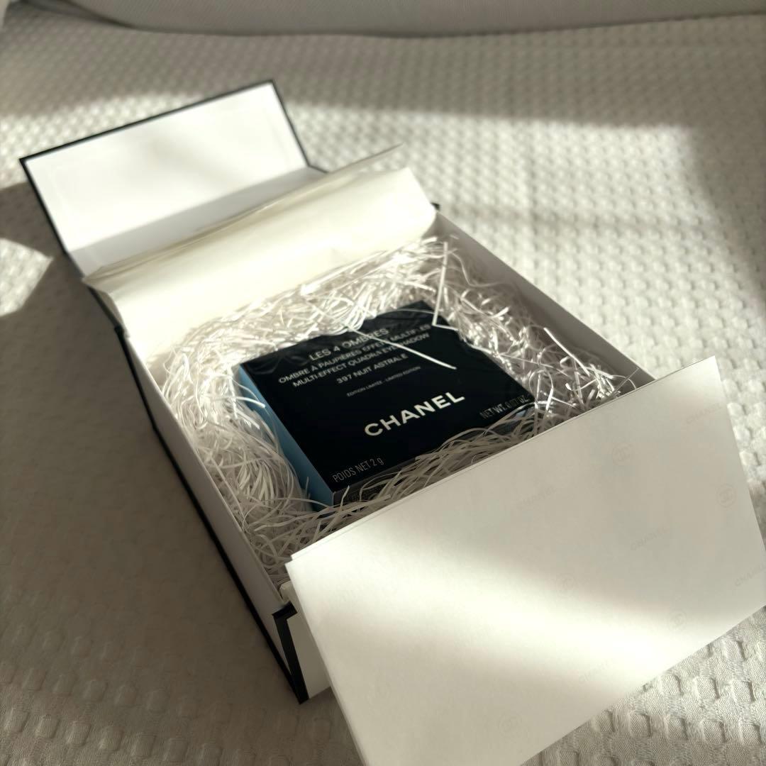 CHANEL レ キャトル オンブル(限定色)