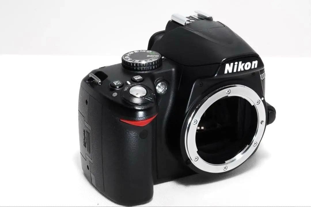 ショット数わずか8570回 Nikon D3000 スマホ転送OK 手ぶれ補正