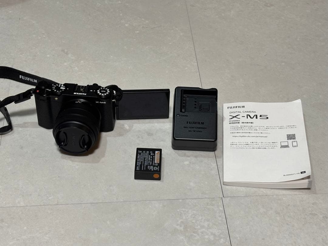 FUJIFILM X-M5 ミラーレス一眼 レンズキット　ブラック