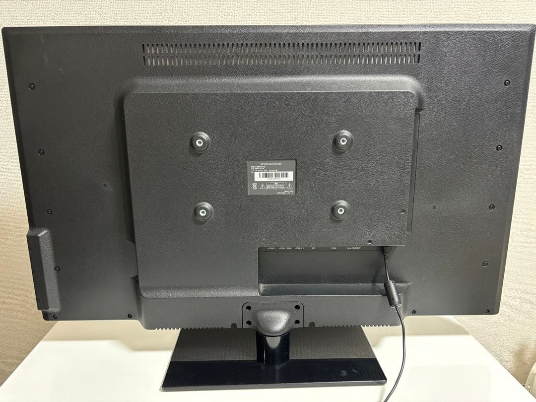 恵安　32インチ4Kモニター（KWIN-4k32B）