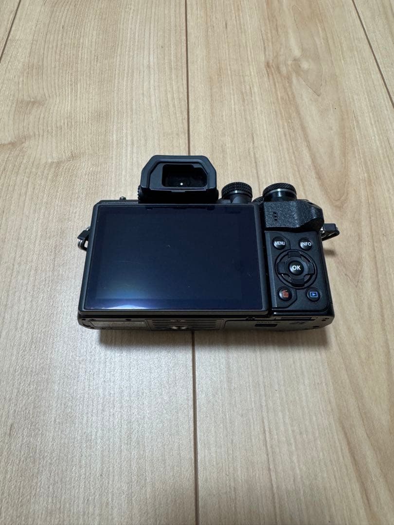 OLYMPUS ミラーレス一眼　omd em10 mark2 キット