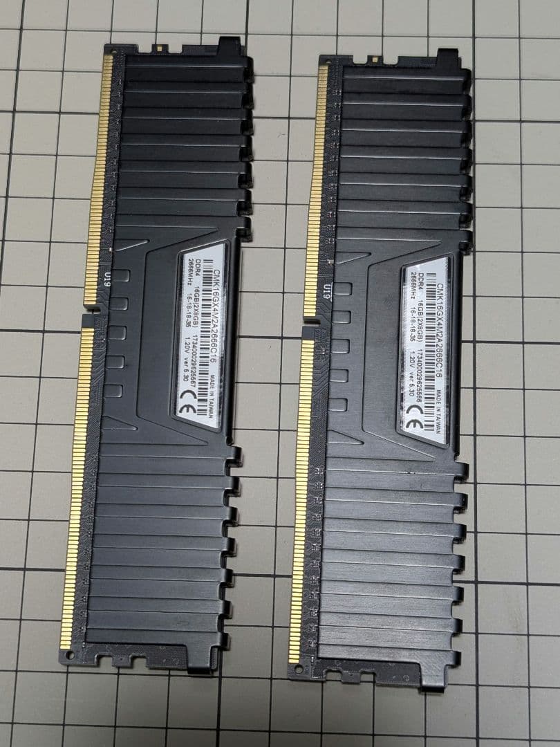 h*u様 Corsair Vengeance DDR4 メモリ 2枚セット