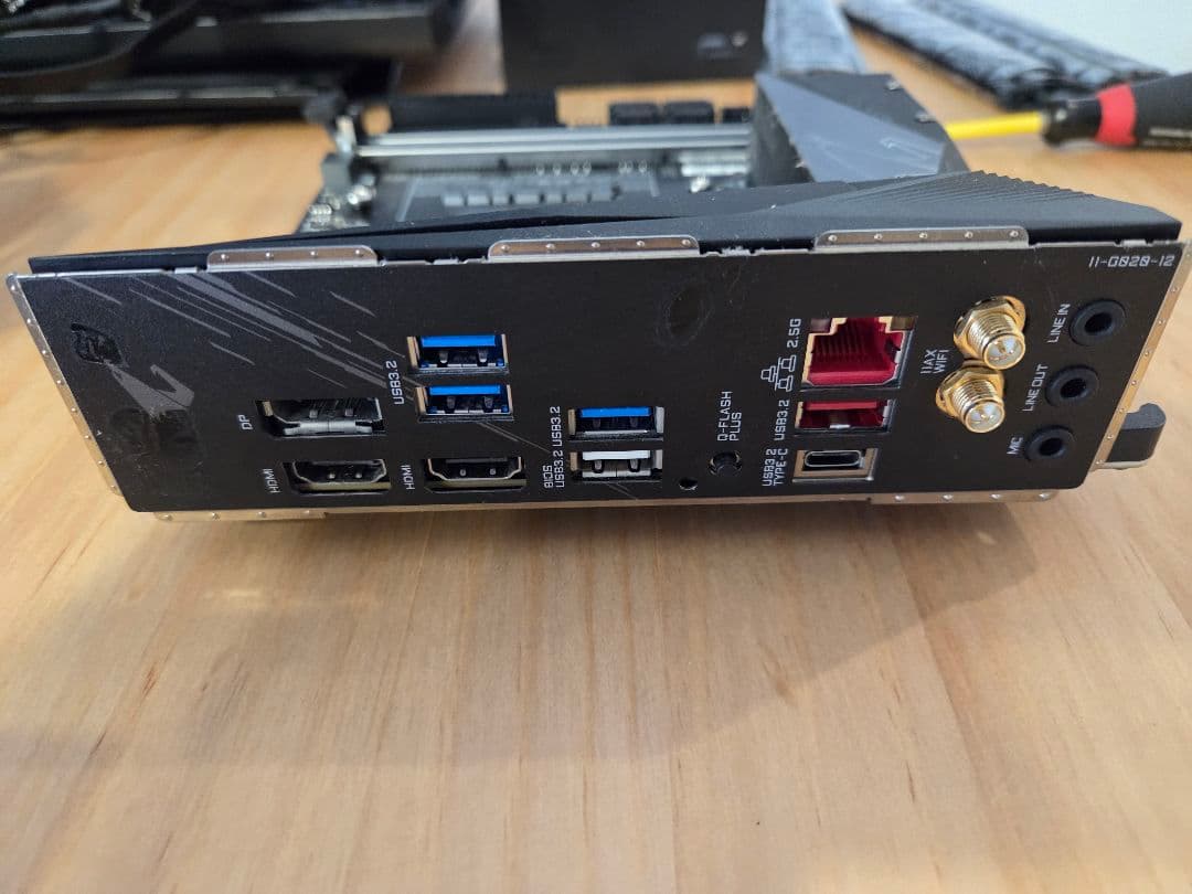 AORUS B550I マザーボード Mini-ITX