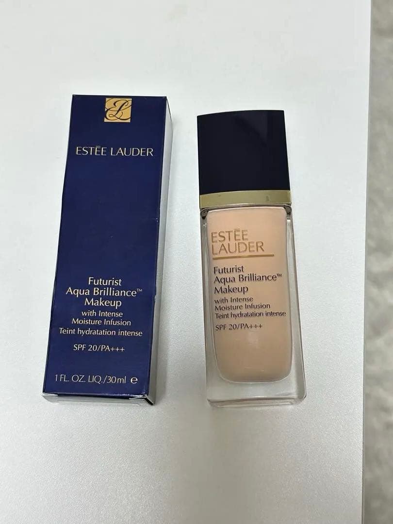 エスティローダー ESTEE LAUDER リキッドファンデーション　2w0