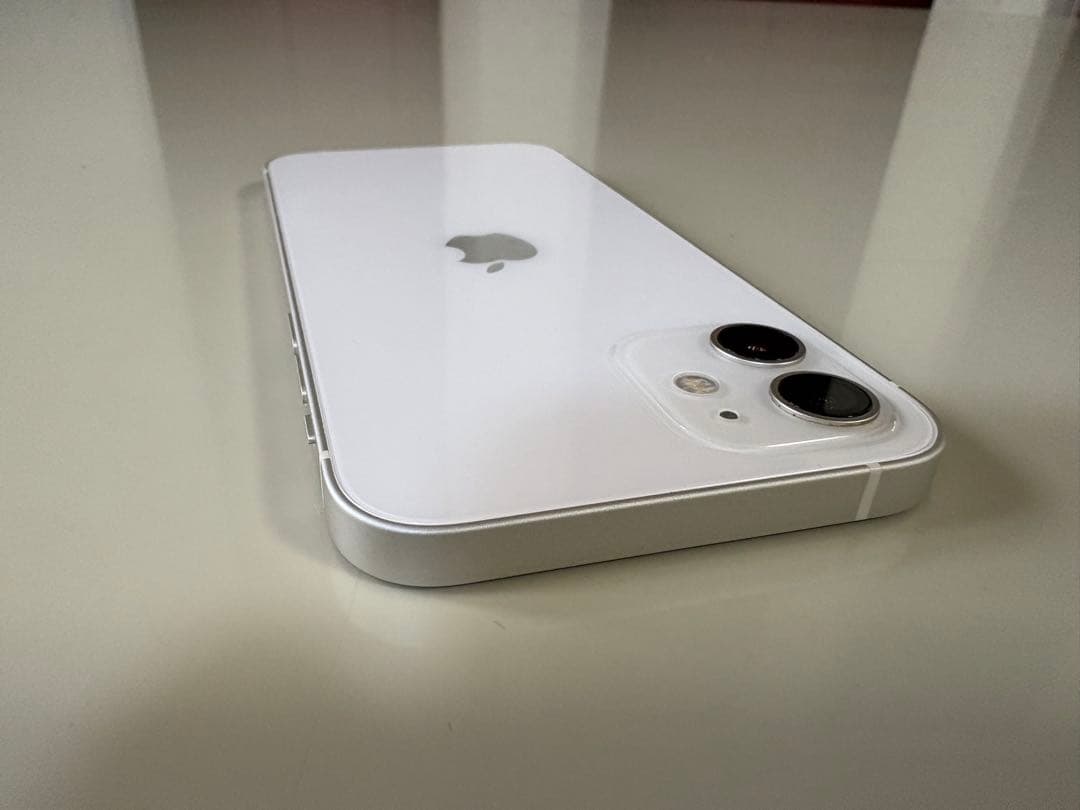 美品！Apple iPhone 12 ホワイト 本体