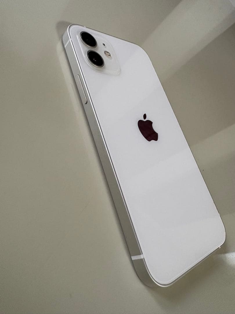 美品！Apple iPhone 12 ホワイト 本体