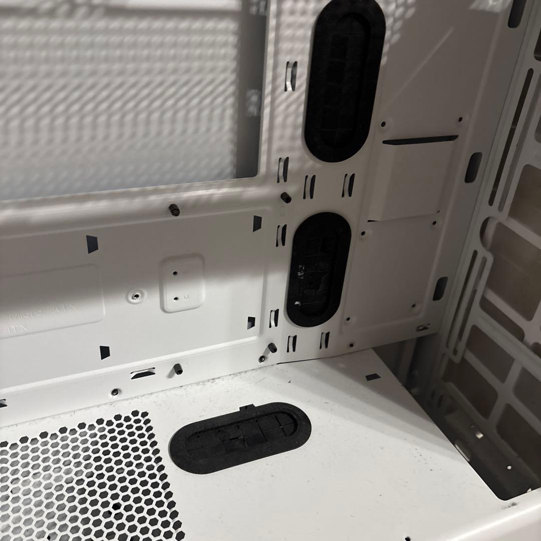 Corsair Carbide 275RWhiteミドルタワー型PCケース
