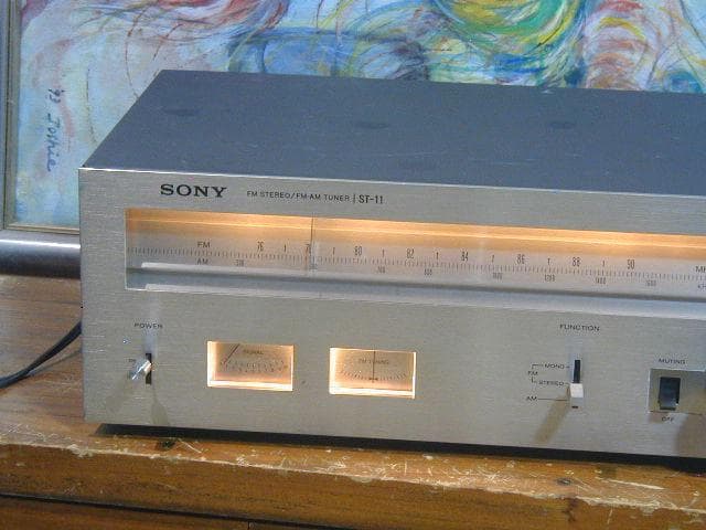 ★SＯＮＹ　ＡＭ/ＦＭステレオチューナー,ST-11。動作良好メーター動かず