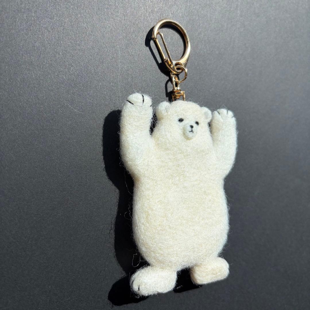 【Ted様】羊毛フェルト/キーホルダー/ハンドメイド/しろくま/バッグチャーム